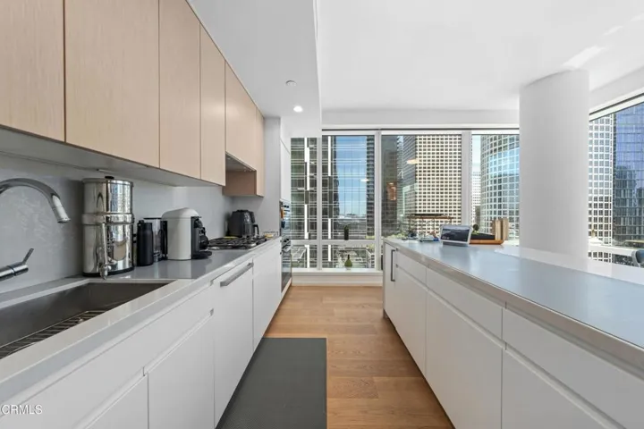 877 Francisco St #1506 (39 of 53)