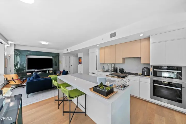 877 Francisco St #1506 (34 of 53)