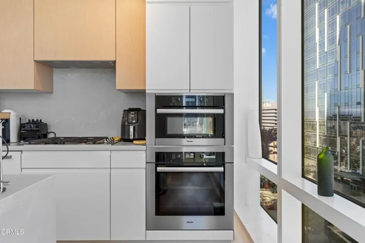 877 Francisco St #1506 (36 of 53)