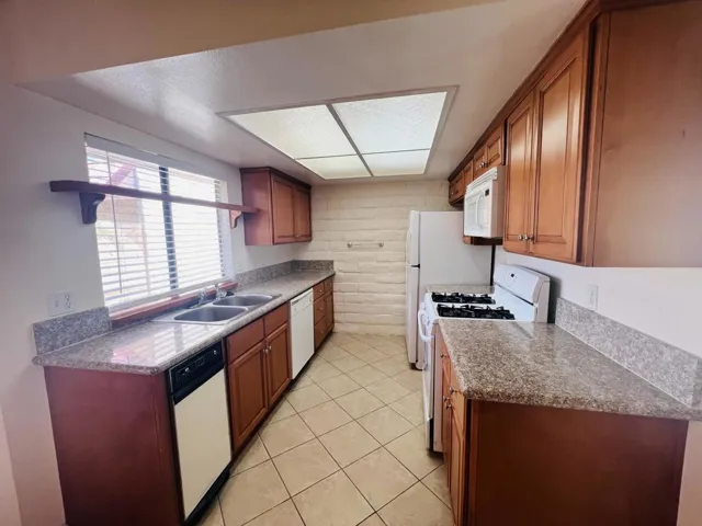 0CAFF528-1D19-4CD9-AB01-826040E54D50