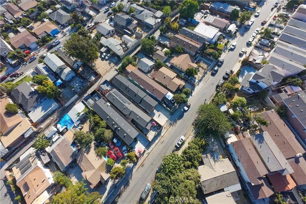 2432 E 112th Place, Los Angeles, California 90059 home-pic-15