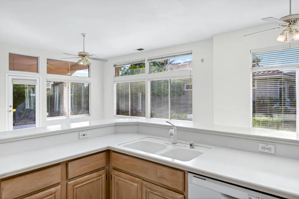 38781 Brandywine Avenue, Palm Desert, California 92211 home-pic-8