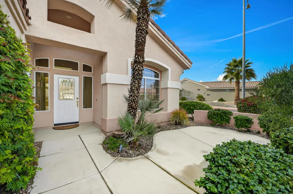 38781 Brandywine Avenue, Palm Desert, California 92211 home-pic-2