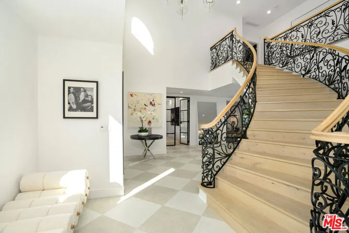 Grand Floating Staircase