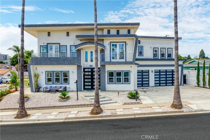7702 Alberta, Huntington Beach, California 92648