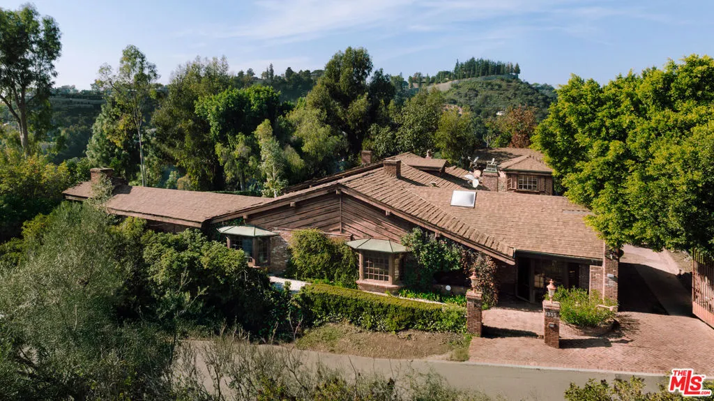 1355 Beverly Estates Drive, Beverly Hills, California 90210 home-pic-9