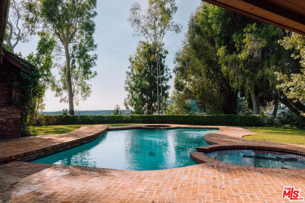 1355 Beverly Estates Drive, Beverly Hills, California 90210 home-pic-13