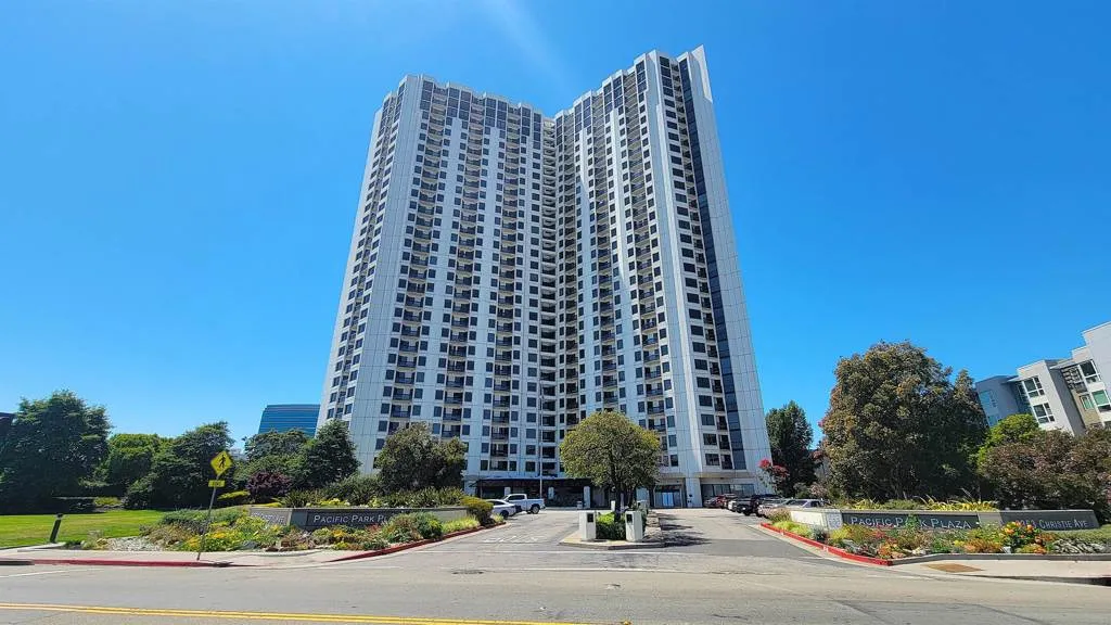 6363 Christie Ave 1915, Emeryville, California 94608 home-pic-37