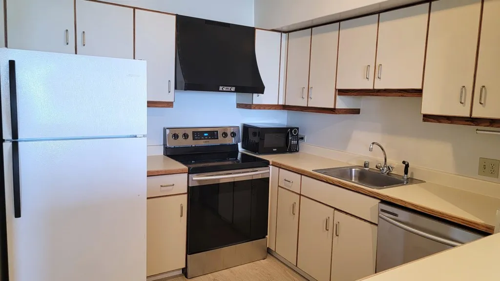 6363 Christie Ave 1915, Emeryville, California 94608 home-pic-8