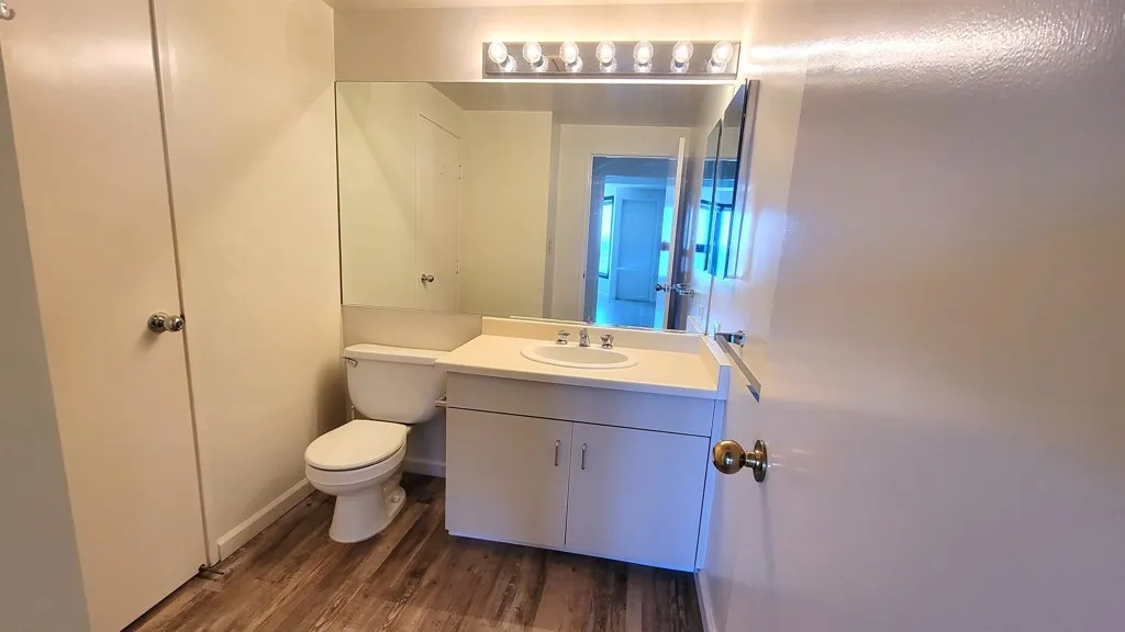 6363 Christie Ave 1915, Emeryville, California 94608 home-pic-19