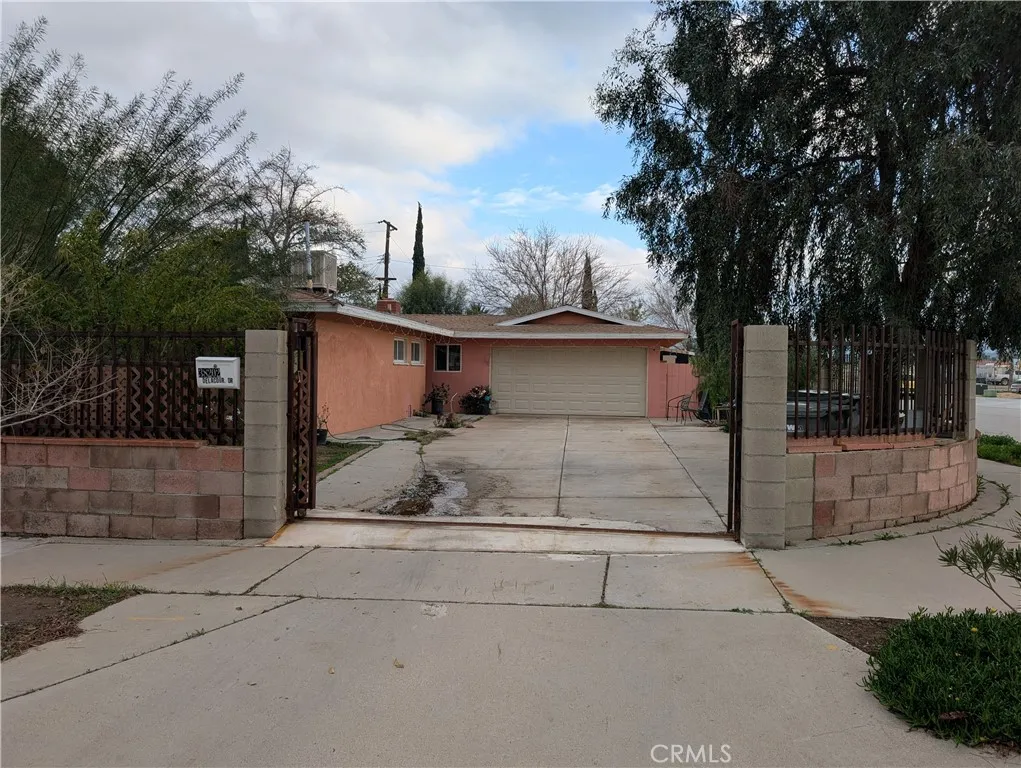 38202 Delacour Drive, Palmdale, California 93550 home-pic-1
