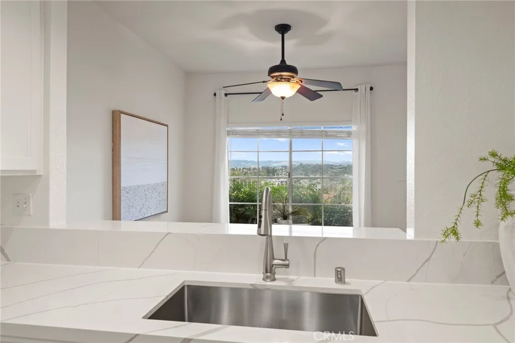 1652 Via Ocioso, San Marcos, California 92078 home-pic-11