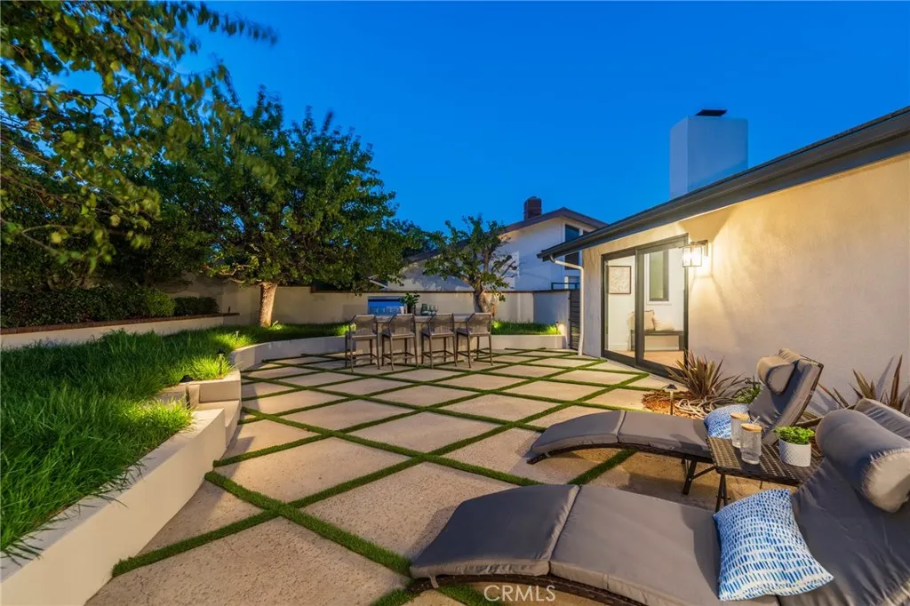 35 Beachcomber Drive, Corona Del Mar, California 92625 home-pic-37