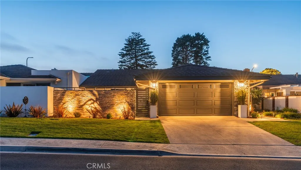 35 Beachcomber Drive, Corona Del Mar, California 92625 home-pic-3