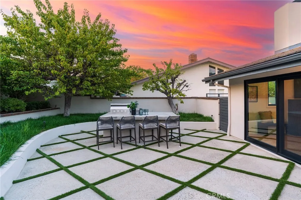 35 Beachcomber Drive, Corona Del Mar, California 92625 home-pic-35