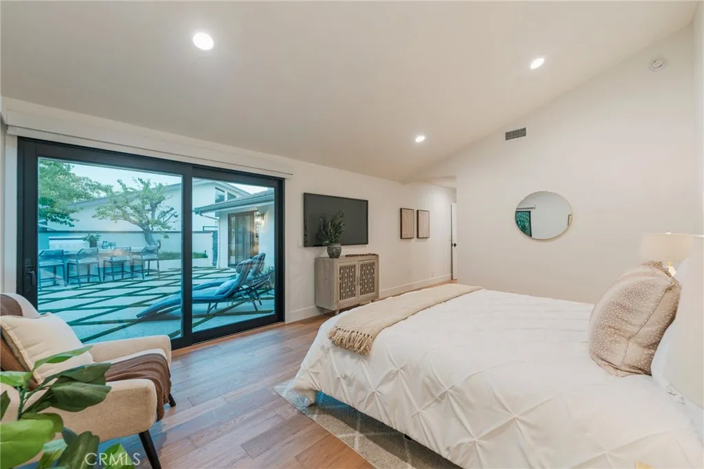 35 Beachcomber Drive, Corona Del Mar, California 92625 home-pic-23