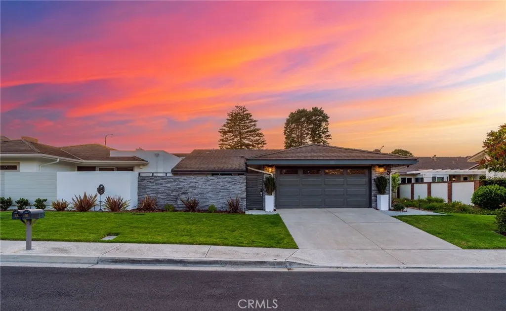 35 Beachcomber Drive, Corona Del Mar, California 92625 home-pic-1
