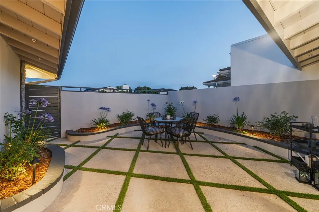 35 Beachcomber Drive, Corona Del Mar, California 92625 home-pic-41