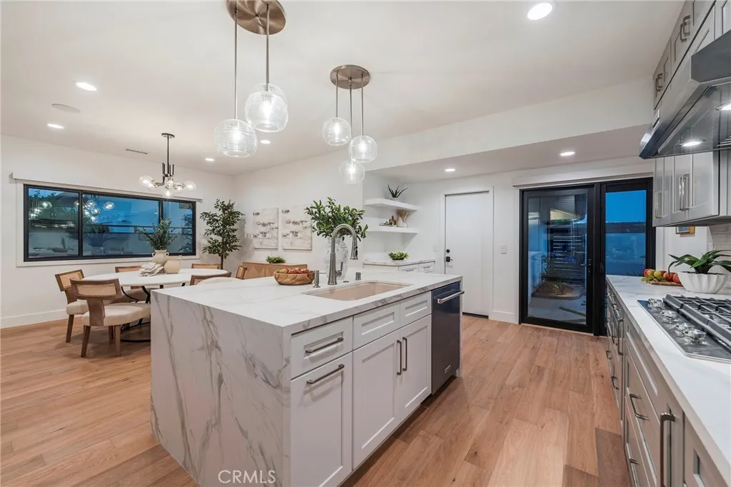 35 Beachcomber Drive, Corona Del Mar, California 92625 home-pic-16
