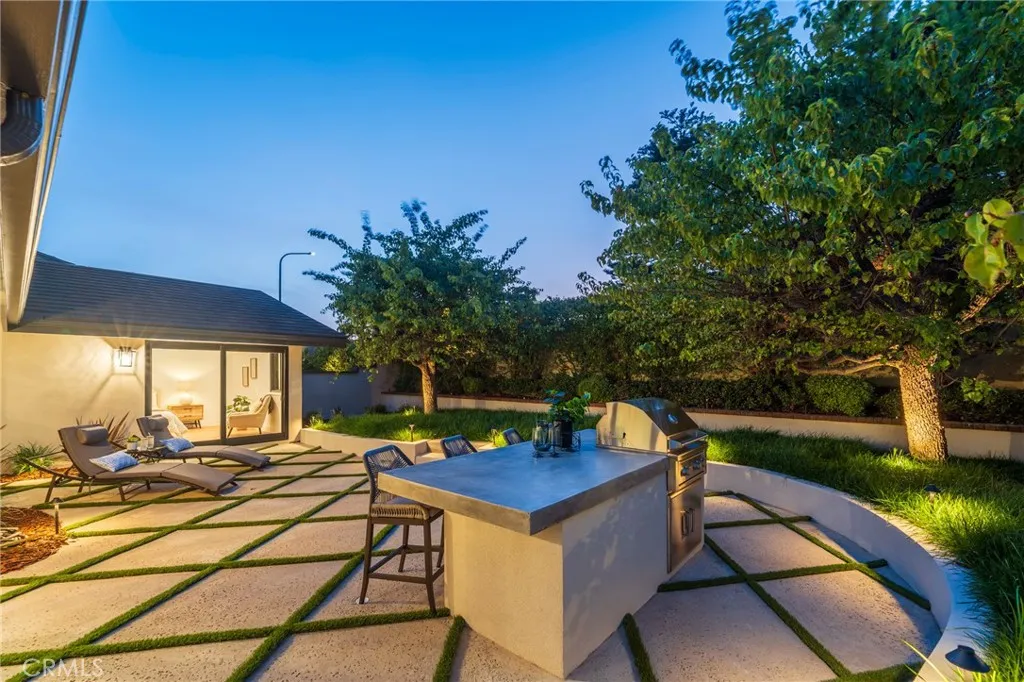 35 Beachcomber Drive, Corona Del Mar, California 92625 home-pic-39
