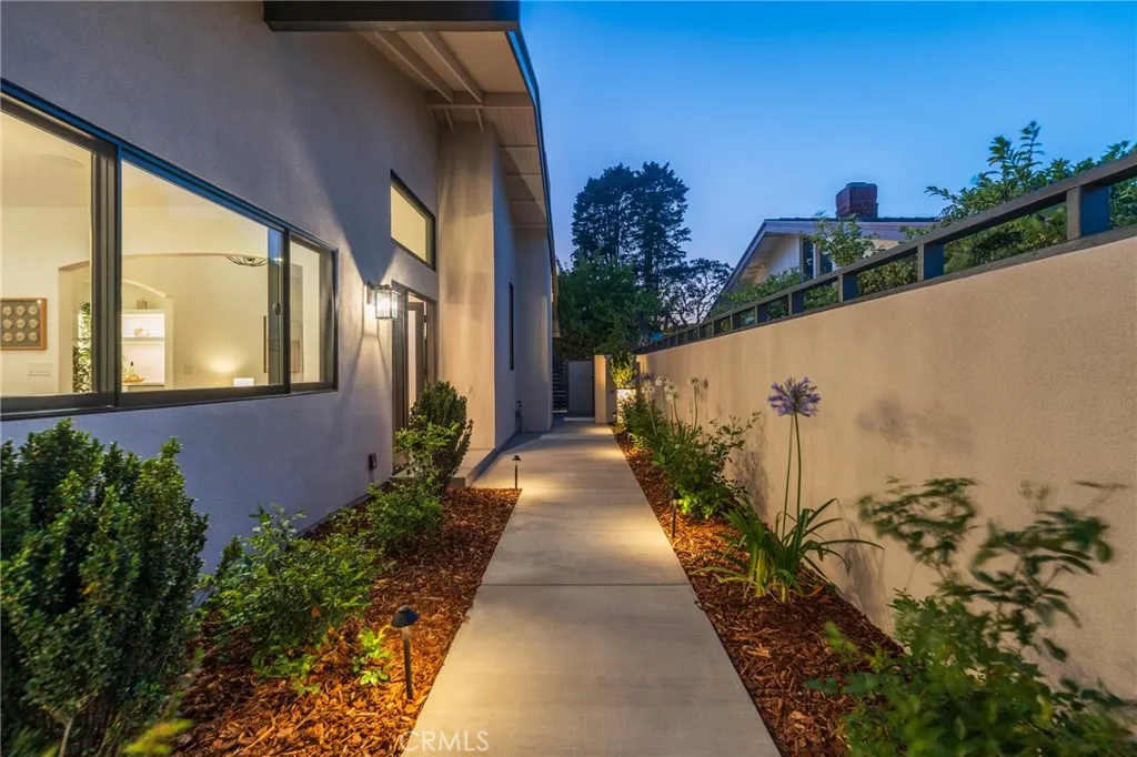 35 Beachcomber Drive, Corona Del Mar, California 92625 home-pic-5