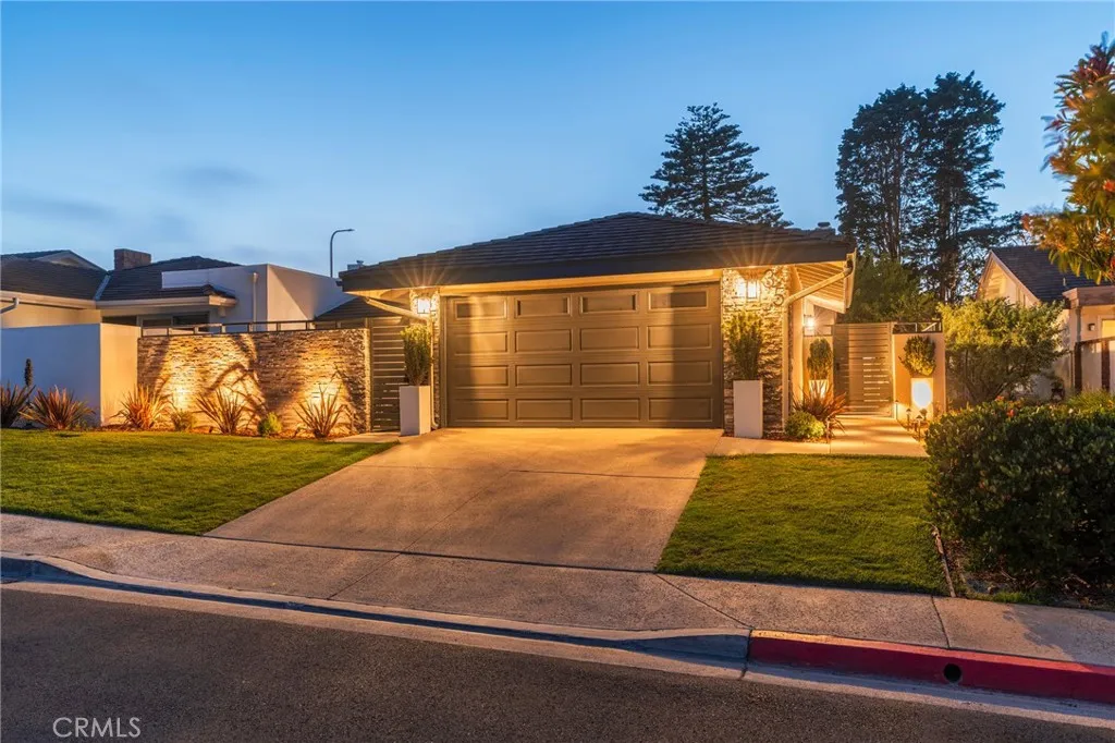 35 Beachcomber Drive, Corona Del Mar, California 92625 home-pic-4
