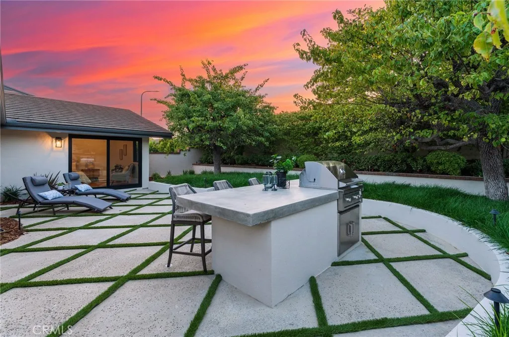 35 Beachcomber Drive, Corona Del Mar, California 92625 home-pic-34
