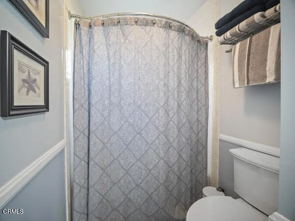 102 San Nicholas shower