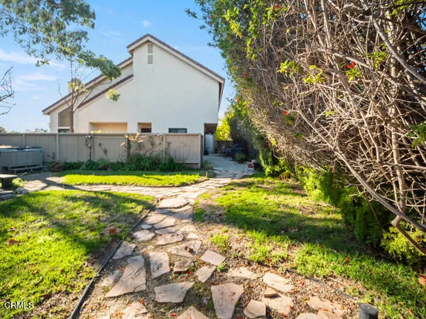 102 San nicolas side yard