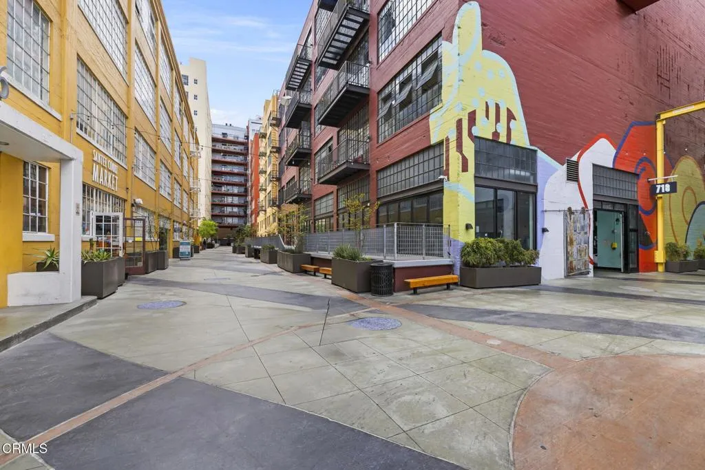 746 S Los Angeles Street 1001, Los Angeles, California 90014 home-pic-25