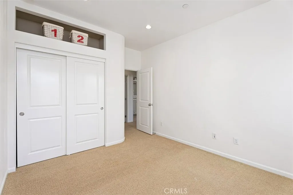 104 Working, Irvine, California 92602 home-pic-19