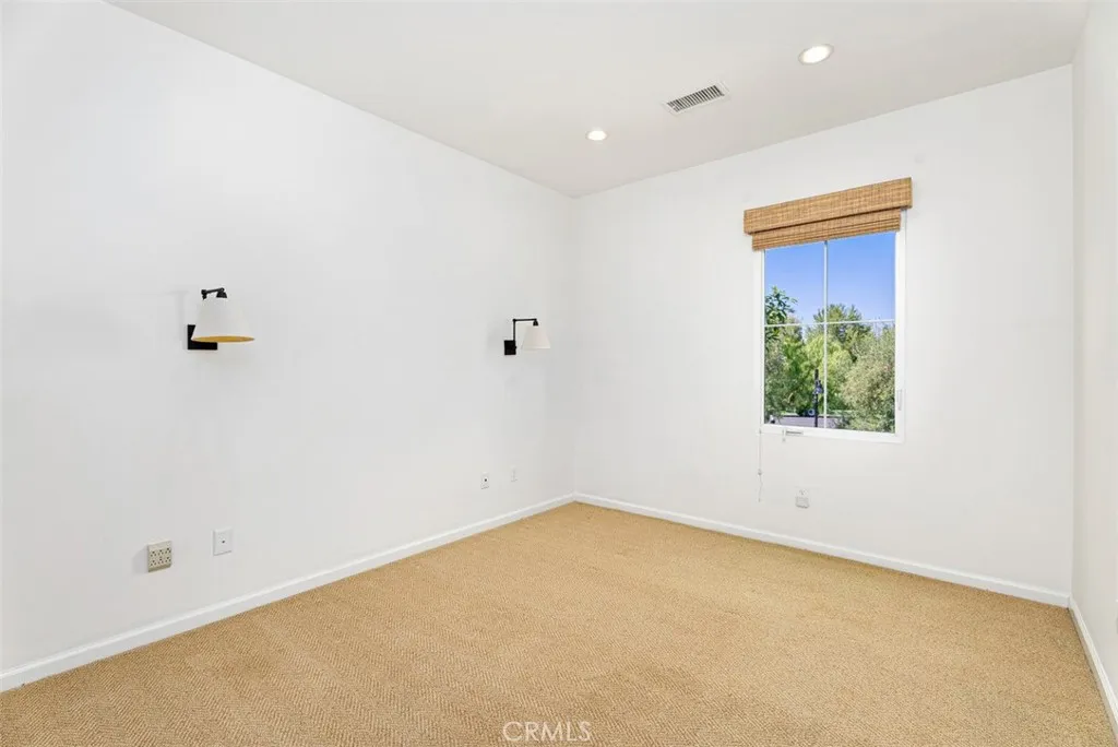 104 Working, Irvine, California 92602 home-pic-18