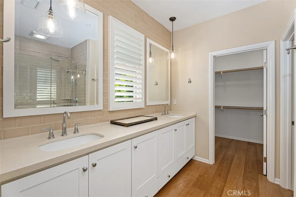 104 Working, Irvine, California 92602 home-pic-17