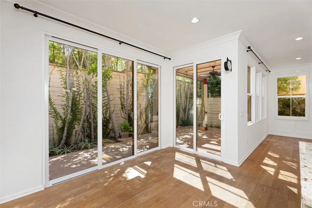 104 Working, Irvine, California 92602 home-pic-6