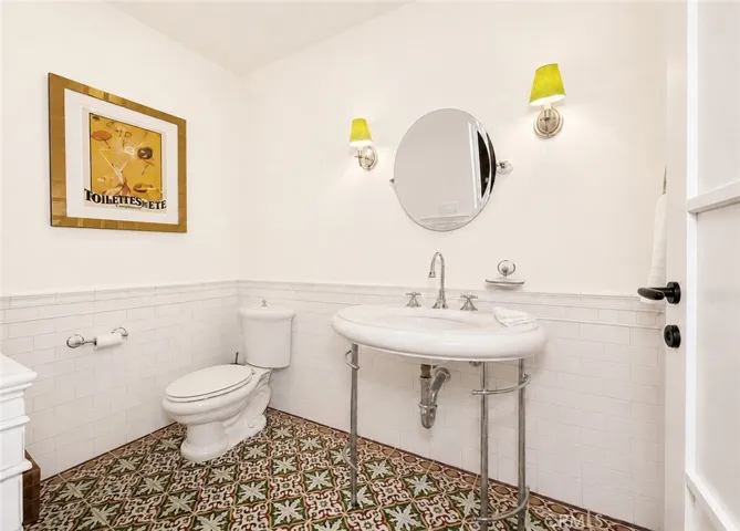 1131 Emerald Bay, Laguna Beach, California 92651