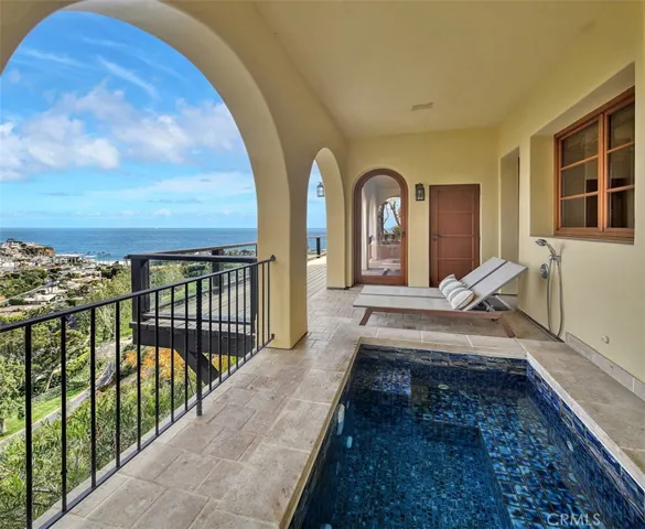 1131 Emerald Bay, Laguna Beach, California 92651