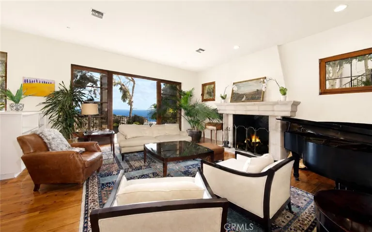 1131 Emerald Bay, Laguna Beach, California 92651
