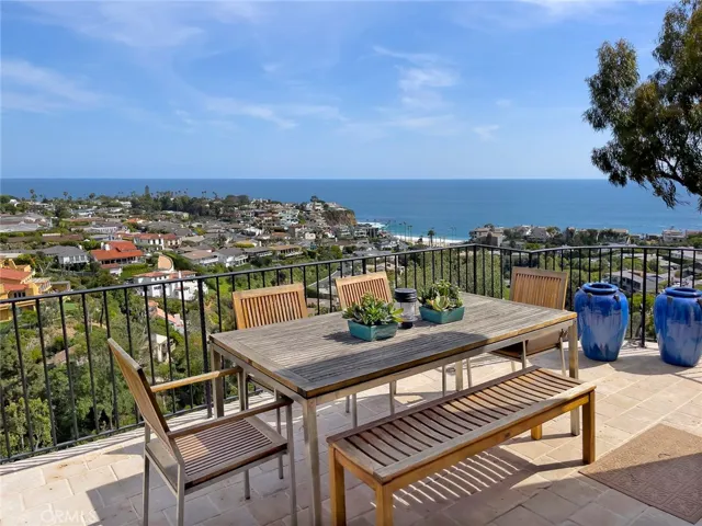 1131 Emerald Bay, Laguna Beach, California 92651