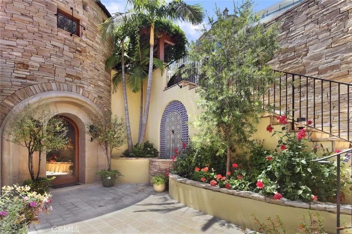 1131 Emerald Bay, Laguna Beach, California 92651