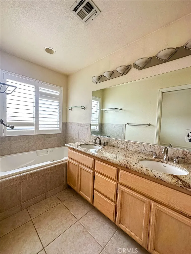 8520 Bolero, Yucca Valley, California 92284 home-pic-25