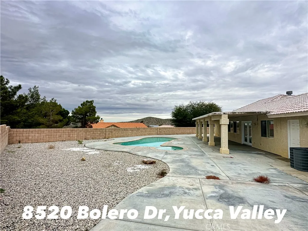 8520 Bolero, Yucca Valley, California 92284 home-pic-8