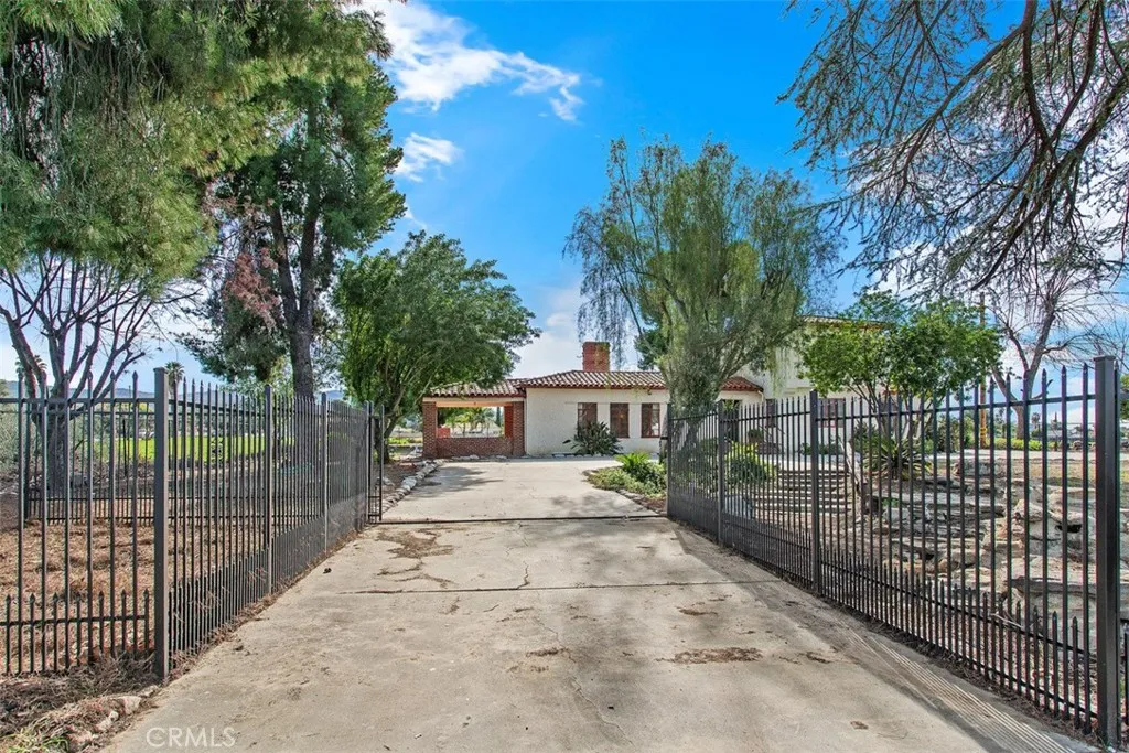 41699 Acacia Avenue, Hemet, California 92544 home-pic-6