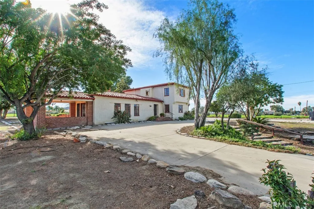 41699 Acacia Avenue, Hemet, California 92544 home-pic-7
