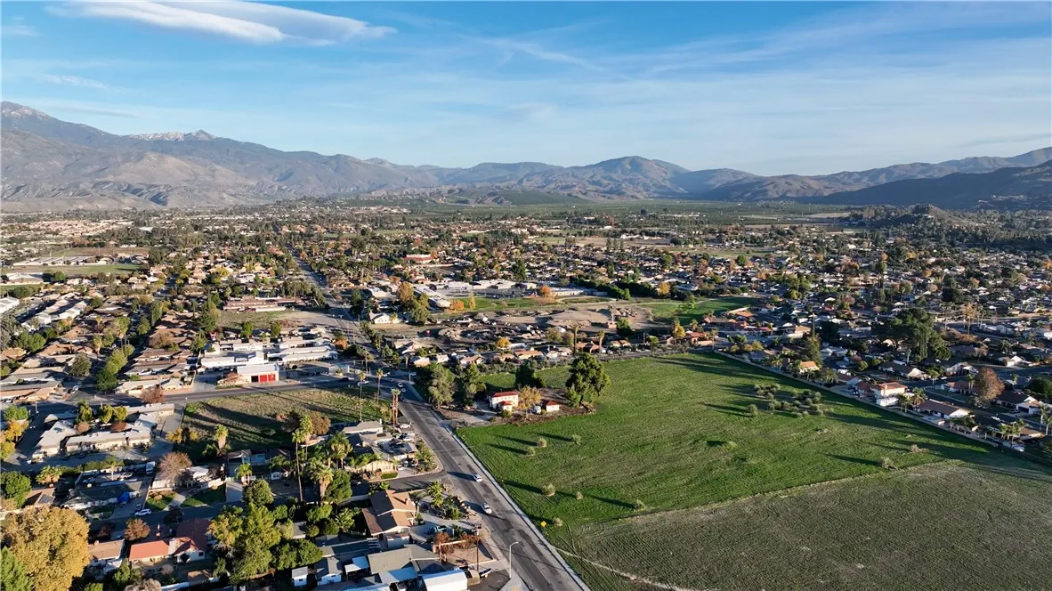 41699 Acacia Avenue, Hemet, California 92544 home-pic-4