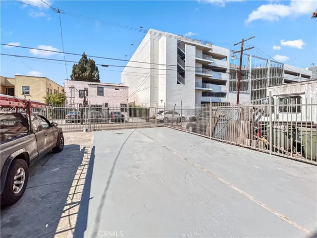 827 W 40th 1/2, Los Angeles, California 90037