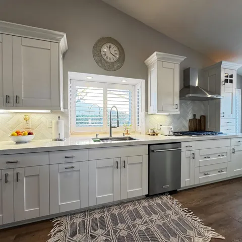 1981 Stonecrest Court, Vista, California 92081