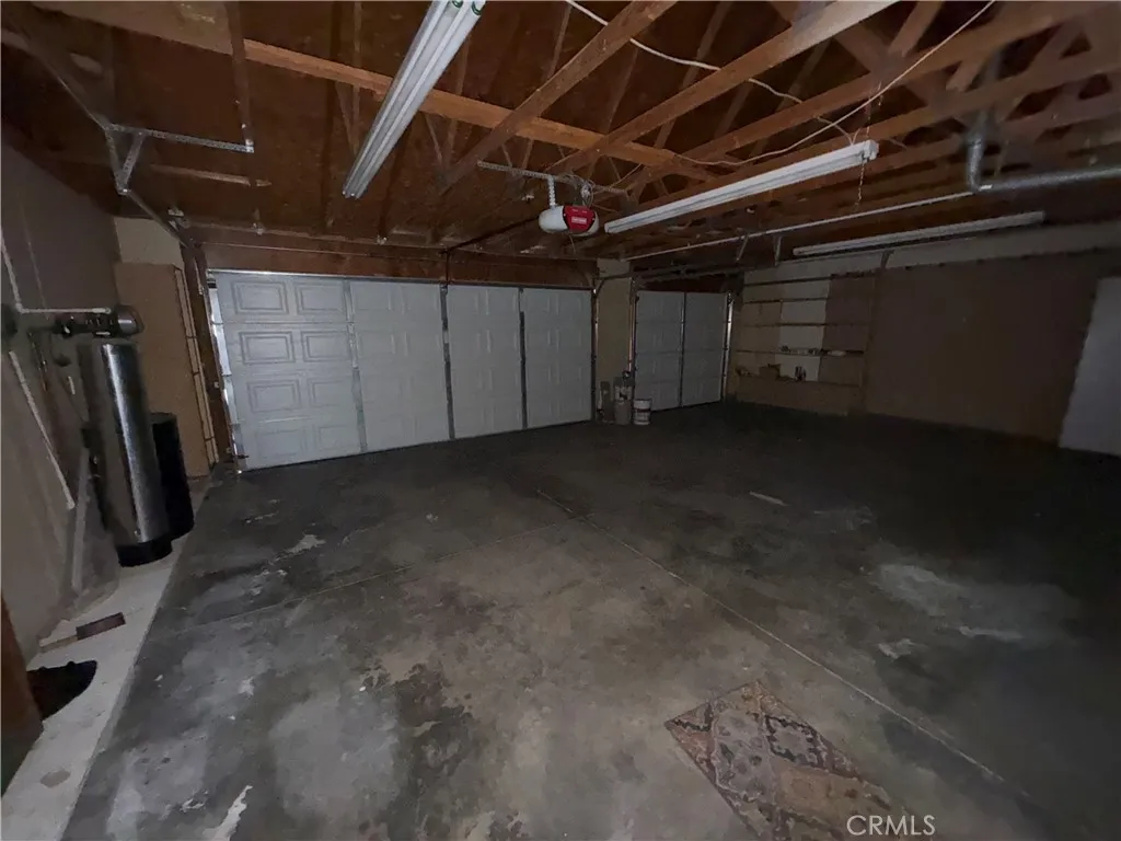 10851 Dove Lane, Adelanto, California 92301 home-pic-27