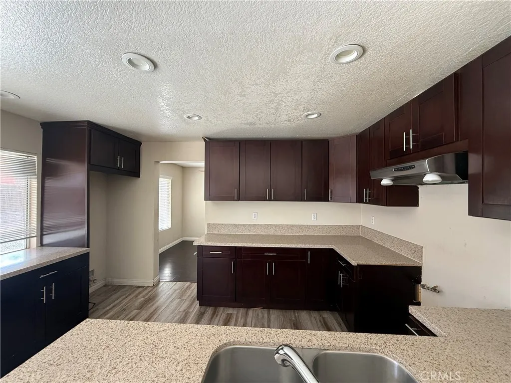10851 Dove Lane, Adelanto, California 92301 home-pic-10