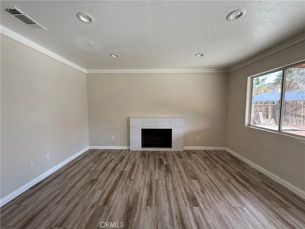 10851 Dove Lane, Adelanto, California 92301 home-pic-12