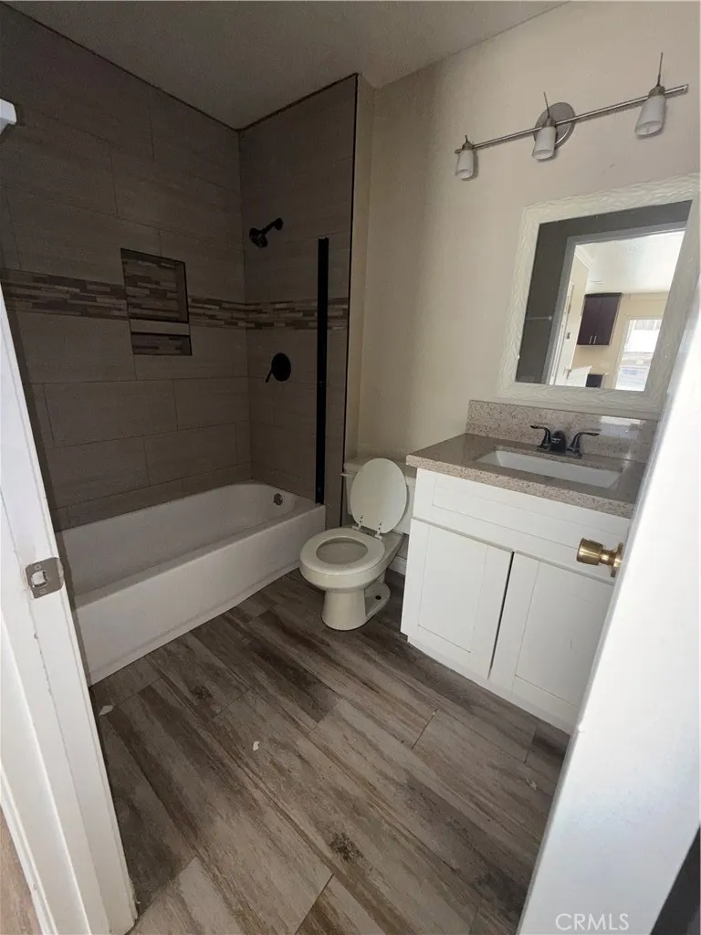 10851 Dove Lane, Adelanto, California 92301 home-pic-24